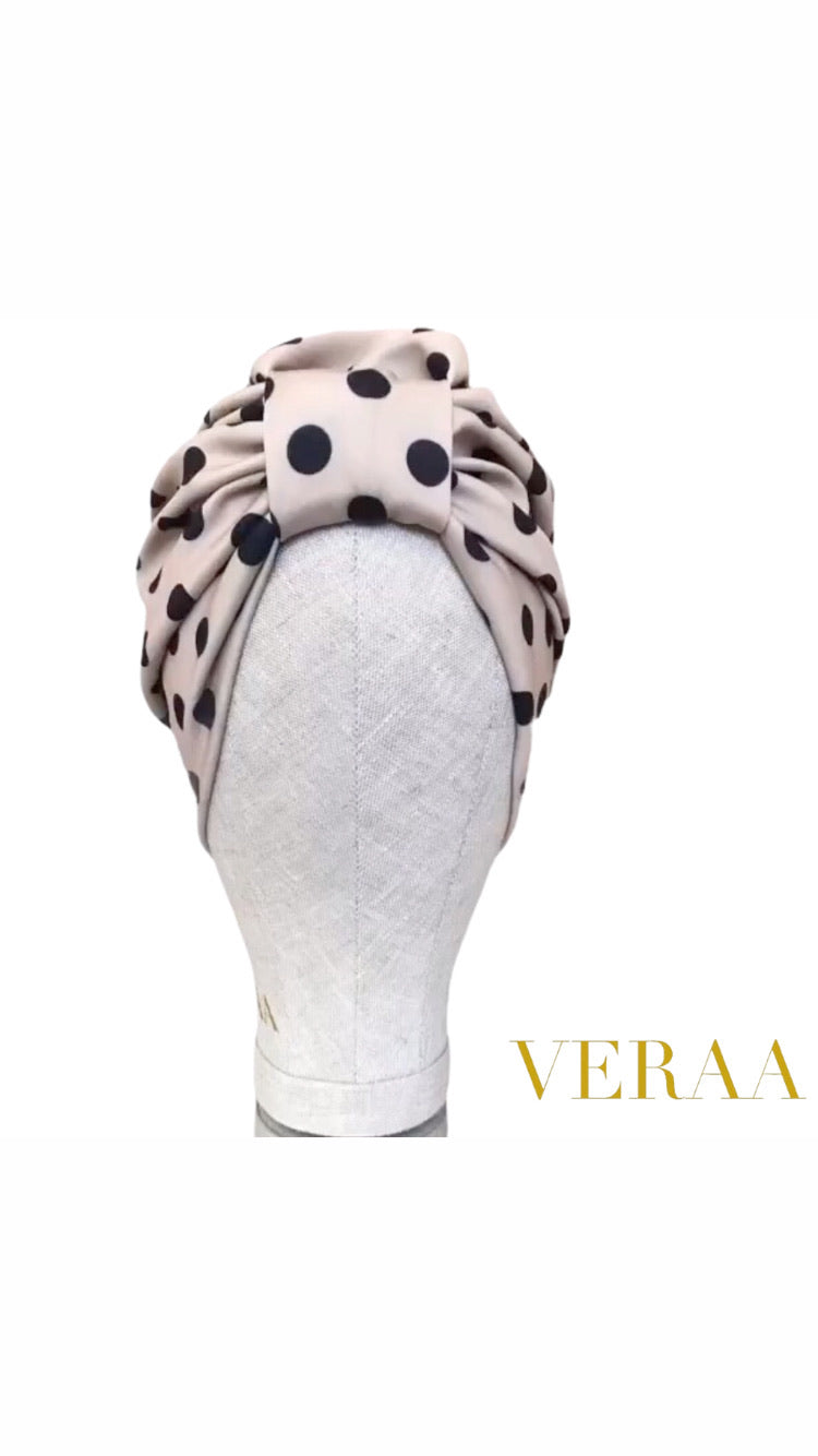 Polka dot turban in beige and black