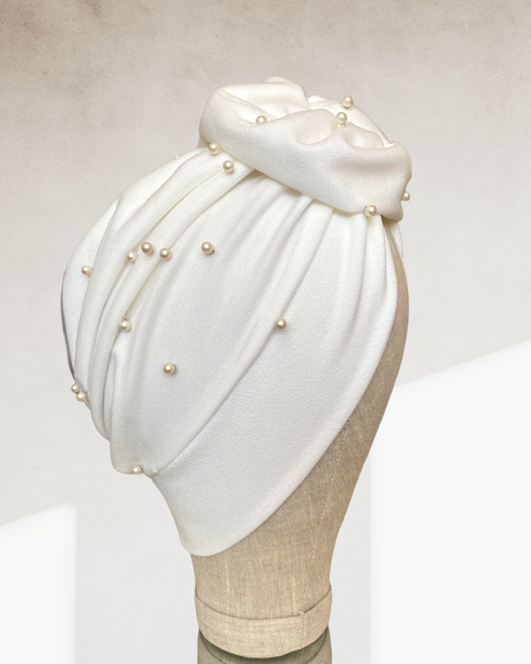 Pearl flower turban white